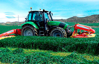 Foto P&Ouml;TTINGER Y McHALE