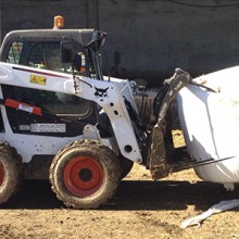 Bobcat S530 en una explotación ovina