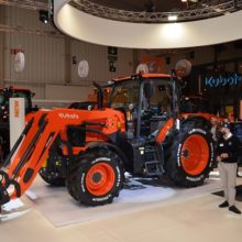 Kubota presenta su nuevo tractor M6002