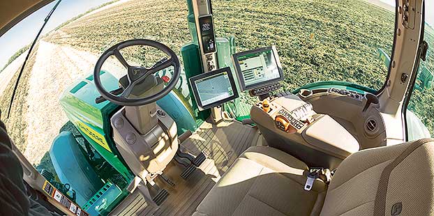 John Deere presenta un tractor autónomo que se controla desde el móvil